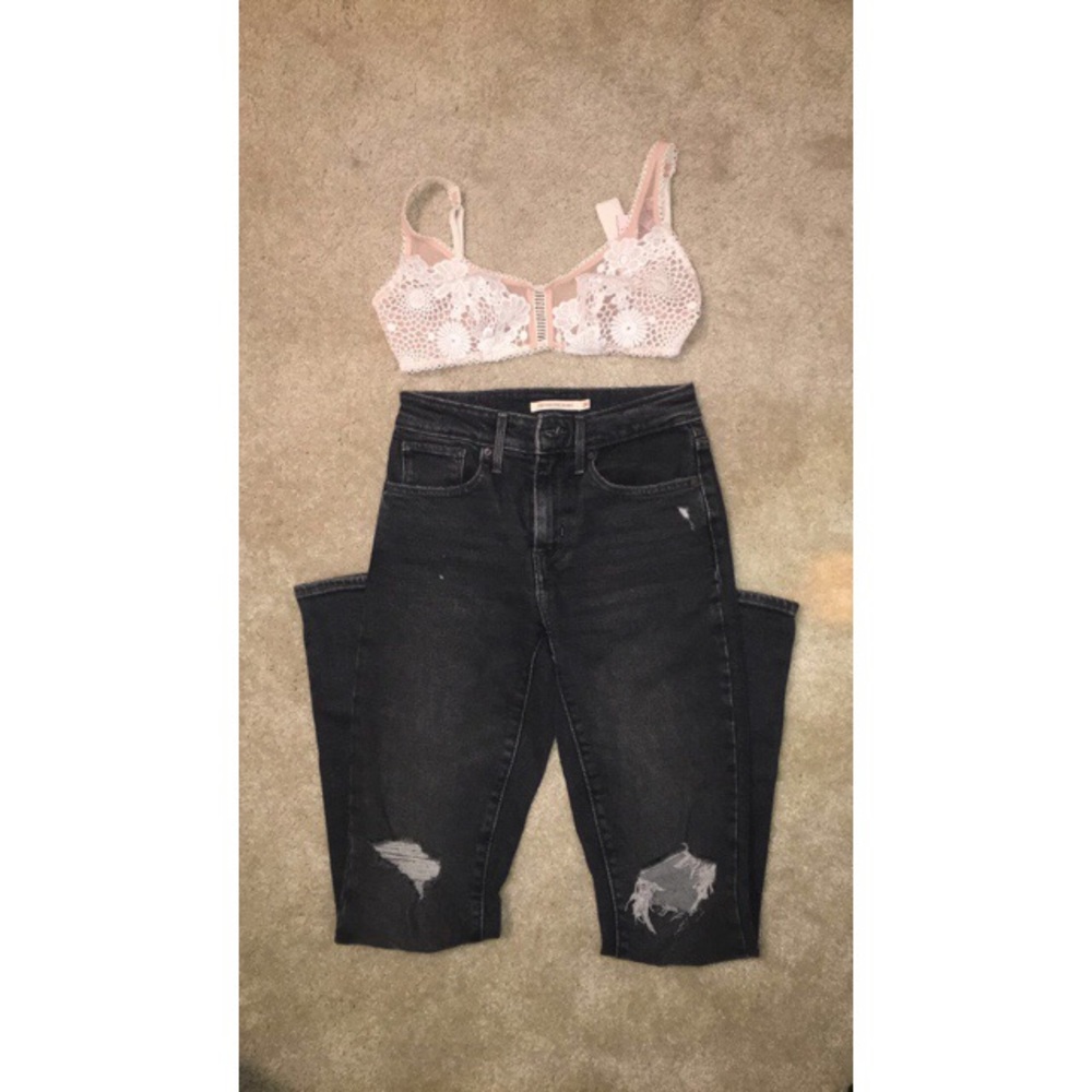 Blown out knee LEVIS